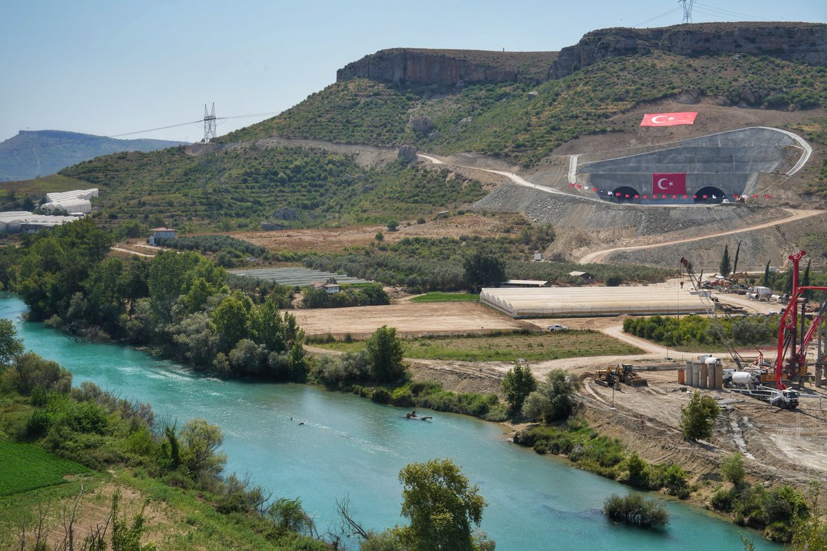 Antalya-Alanya Otoyolu’nun temelini attık. 🚧

Bu yatırım, Antalya’nın yükselen turizm potansiyeline, şehir yaşamının kalitesine ve sürdürülebilir kalkınmaya doğrudan katkı sağlayacak. ✨

Bu stratejik otoyolla birlikte Antalya-Alanya arasındaki ulaşım süresi dakikalara inecek,
