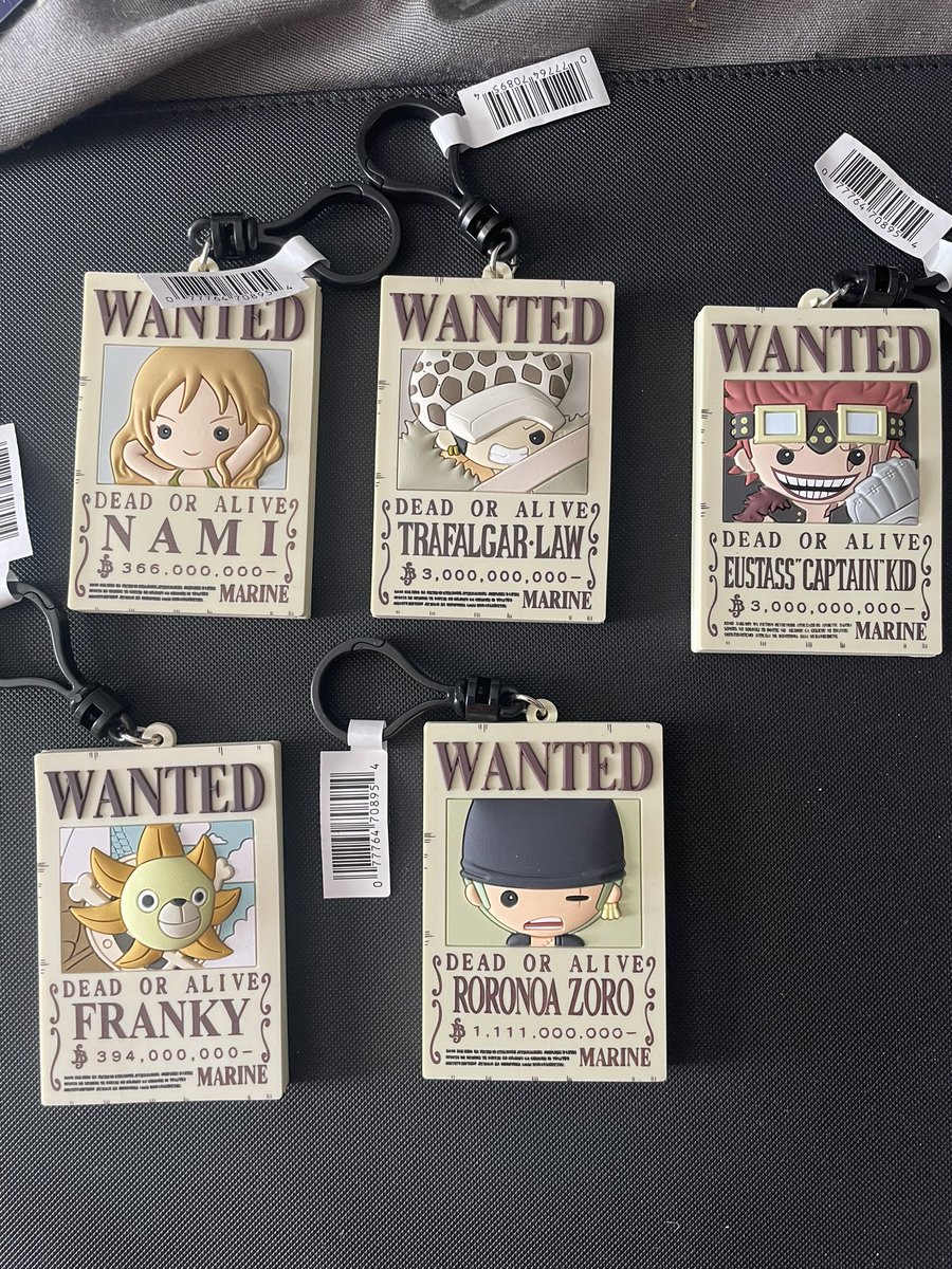 Paifinity's tweet image. I guess this is a little luck? I got two packs yesterday and three today. Aimed for the Nami and even got 1/2 of the exclusives which was Eustass.
Also surprised on how good the quality is on these things.