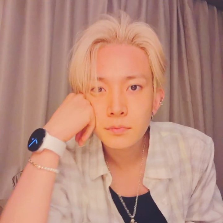 PR0DHEE's tweet image. HEESEUNG IS LIVE
