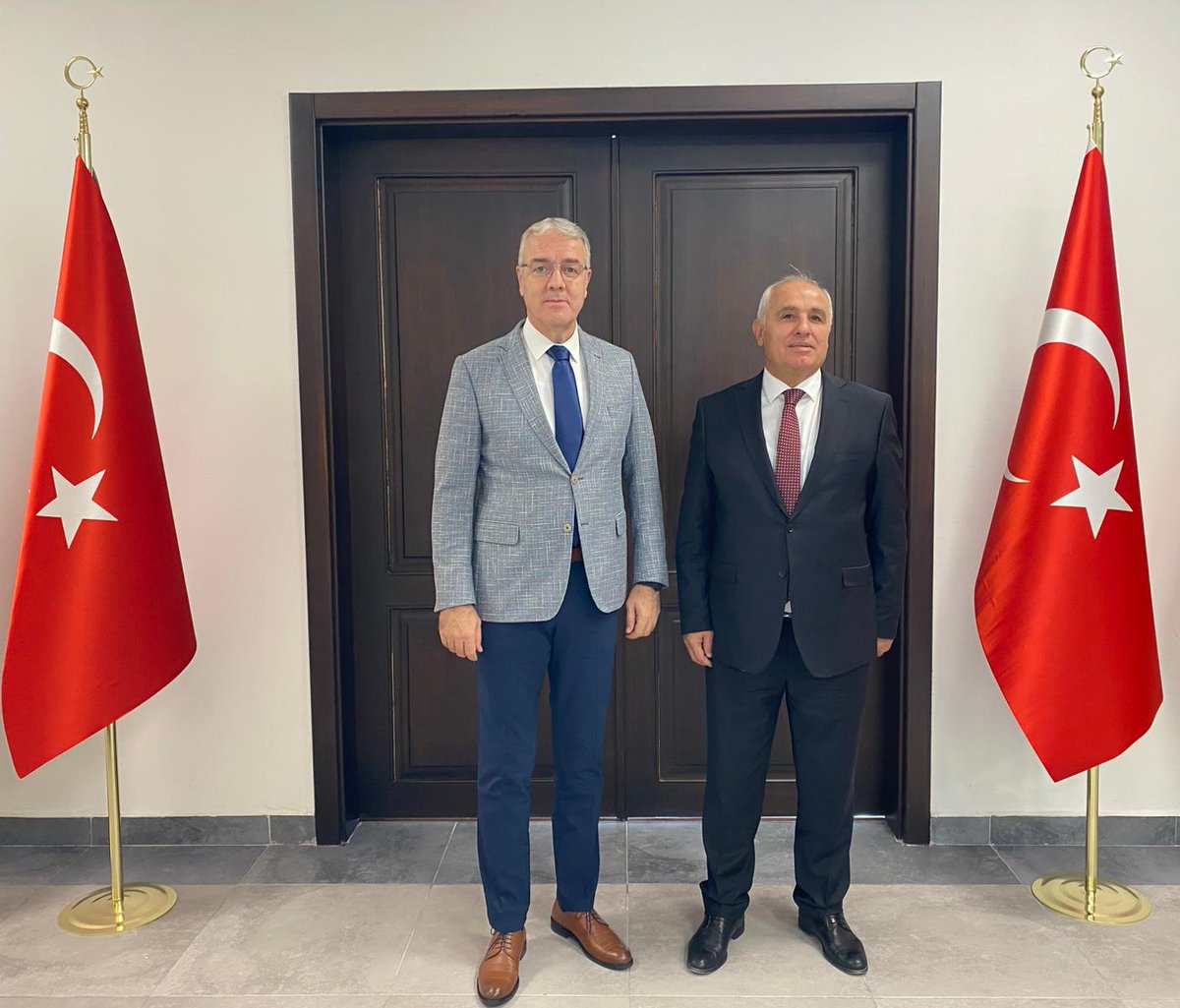 Sincan Kaymakamlığı (@tcsincan) on Twitter photo Kaymakamımız Sayın Levent Kılıç, Altındağ Kaymakamı Sayın Bülent Bayraktar'a "Hayırlı olsun" ziyaretinde bulundu.
Kaymakamımız Kılıç, nazik misafirperverliği ve yakın ilgileri için Sayın Bayraktar’ a teşekkür etti.
<a href="/lvntkilic/">levent kılıç</a>
<a href="/altindaggov/">Altındağ Kaymakamlığı</a> Kaymakamımız Sayın Levent Kılıç, Altındağ Kaymakamı Sayın Bülent Bayraktar'a "Hayırlı olsun" ziyaretinde bulundu.
Kaymakamımız Kılıç, nazik misafirperverliği ve yakın ilgileri için Sayın Bayraktar’ a teşekkür etti.
<a href="/lvntkilic/">levent kılıç</a>
<a href="/altindaggov/">Altındağ Kaymakamlığı</a>