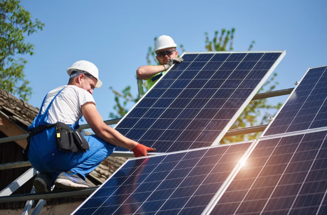 LInforme_'s tweet image. 🔎 Omerta, insultes… le management délétère d’EDF Solutions solaires
Les langues se délient au sein de la filiale solaire du groupe énergétique. Elles racontent un management brutal, que l’ex-direction a laissé prospérer. #rediff
▶️ l.linforme.com/32zrecew?utm_s…