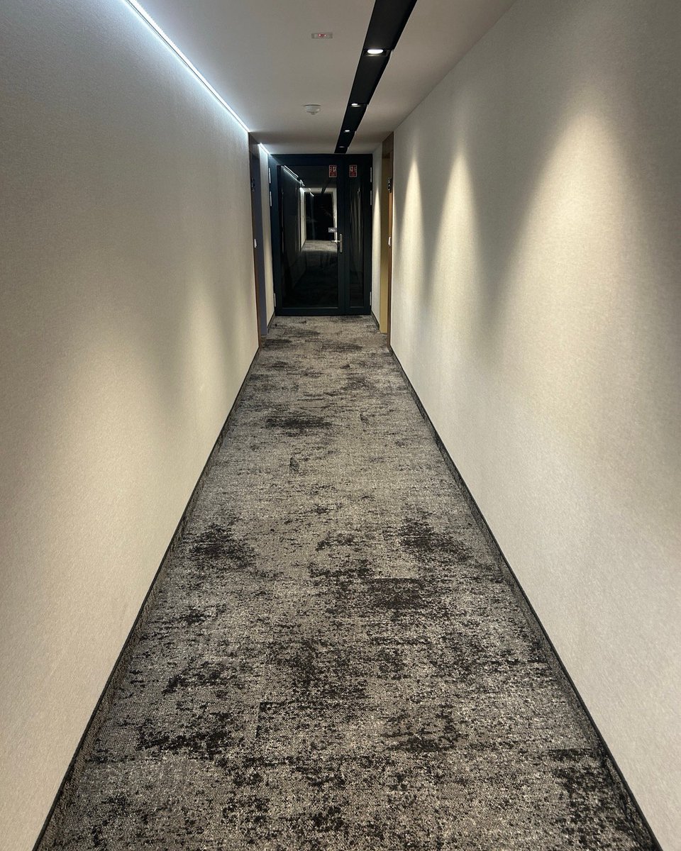 berlinscochise's tweet image. Gastbeitrag von @blockn5 für #Hotelflure dieser Welt. Heute, das Aqua Resort, Międzyzdroje.