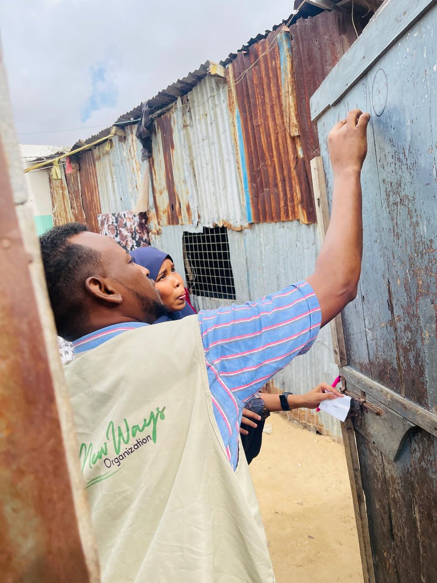 newwaysorg's tweet photo. This week, New Ways started the first phase of Long-Lasting Insecticidal Nets (LLINs) distributions across many parts of Lower Shabelle and Southwest State. Mosquito nets are a defensive tool in fighting malaria. We thank our staff and community leaders for coordinating with us. https://t.co/hpU8MtwAAs