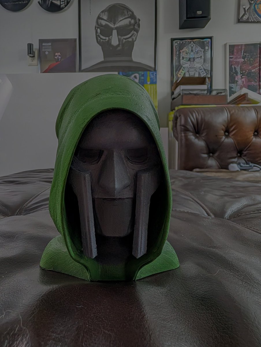 🚨Auction reserve lowered to 0.02

Includes DOOM 1/1 + 
custom made 5" physical