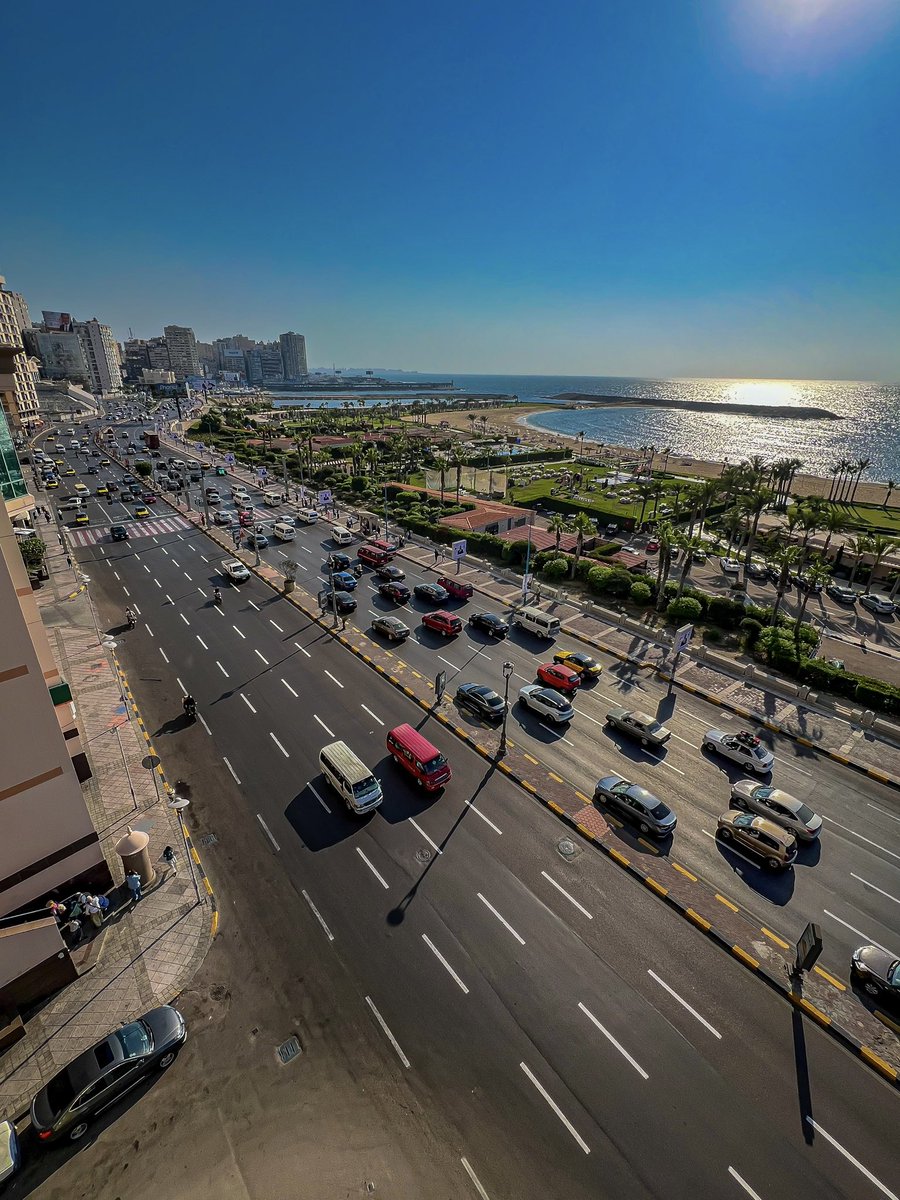 Alexandria is soooooo beautiful. First impression, it is 100% better than Cairo.