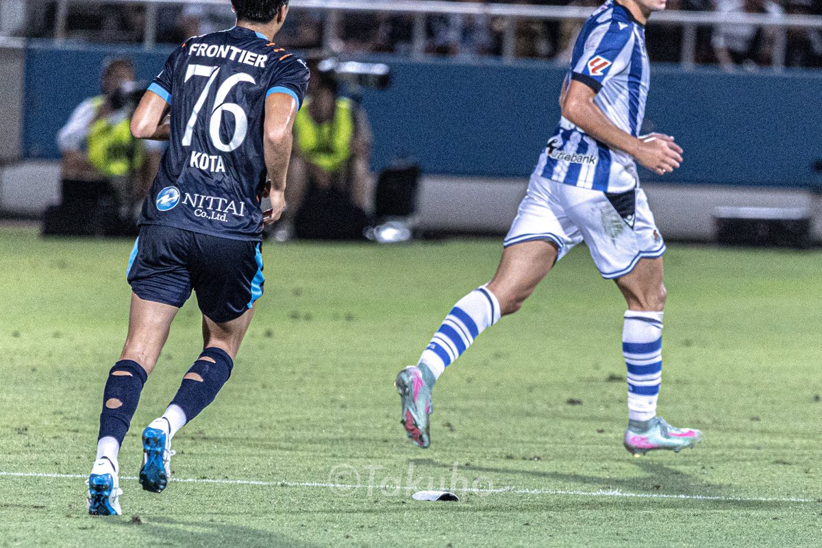 ta9ho_yokohama's tweet image. 脛当ての落とし物を間違えて届けた山田康太。
#yokohamafc