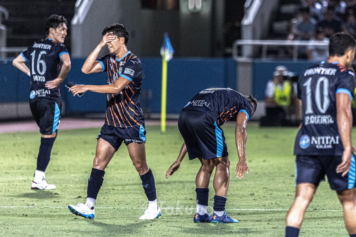 ta9ho_yokohama's tweet image. 脛当ての落とし物を間違えて届けた山田康太。
#yokohamafc