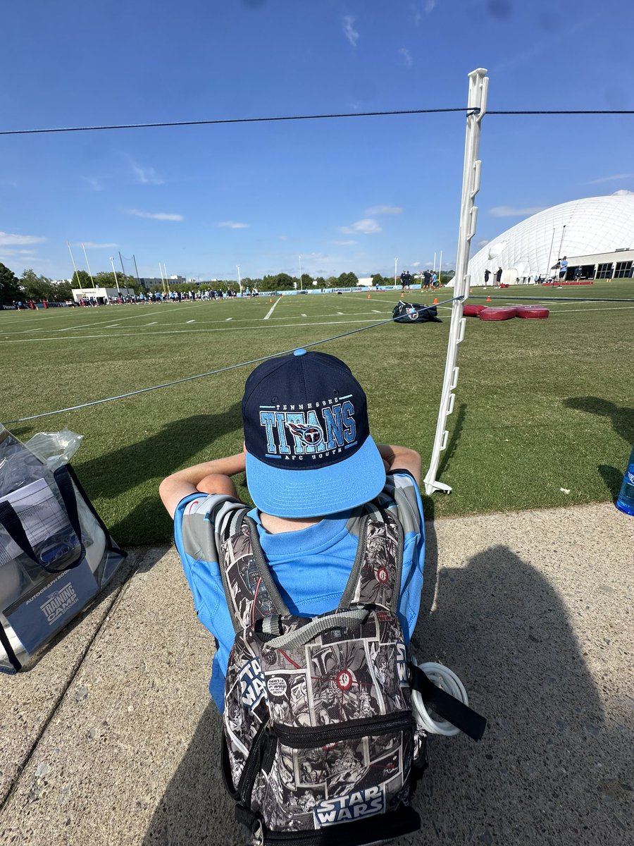 ashbinks2588's tweet image. Training Camp!! I started taking him at a year old and now he’s 8. I grew up going to Titans training camp with my grandparents.