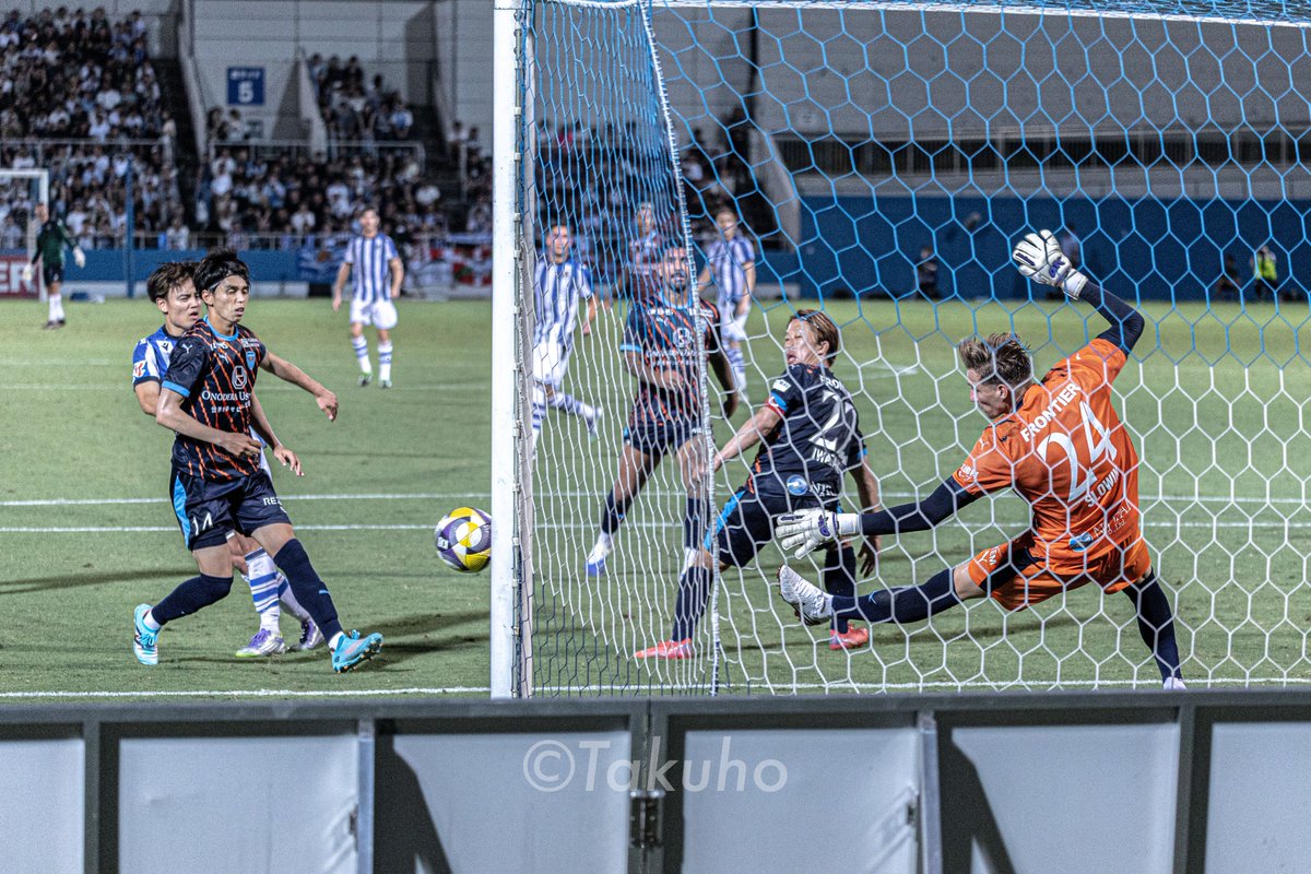 ta9ho_yokohama's tweet image. 久保のシュートをファインセーブ。
横浜の救世主になれるか。
#yokohamafc #ヤクブスウォビィク