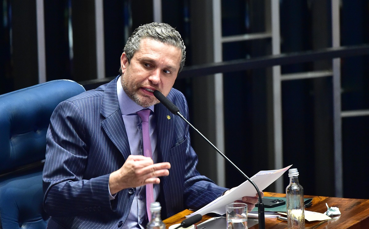 laurojardim's tweet image. 'Sou de centro-direita, mas não ficarei refém dessa bolha de irresponsáveis', diz deputado do PP, contra Trump e 'falsos patriotas' dlvr.it/TM6VX6