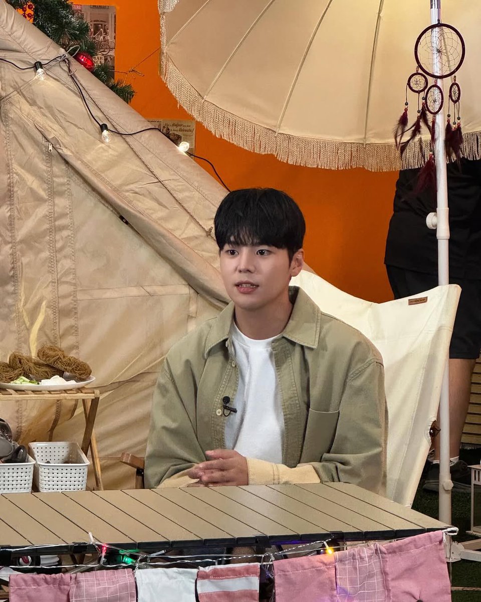 ryeounpics's tweet image. 250725 @/ryeoun_by.staff IG post update
"Our favourite is (Uni) 우니💟"
awwww the staff really calls ryeoun uni these days
#Ryeoun #려운