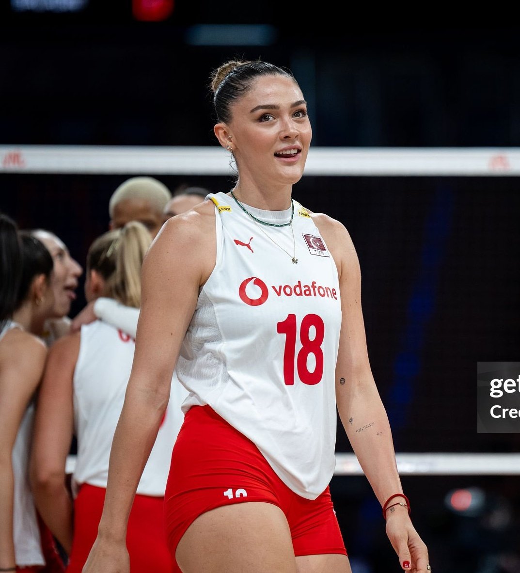 ebruelanor's tweet image. dünyanın en güzel kadınısın zehra güneş
