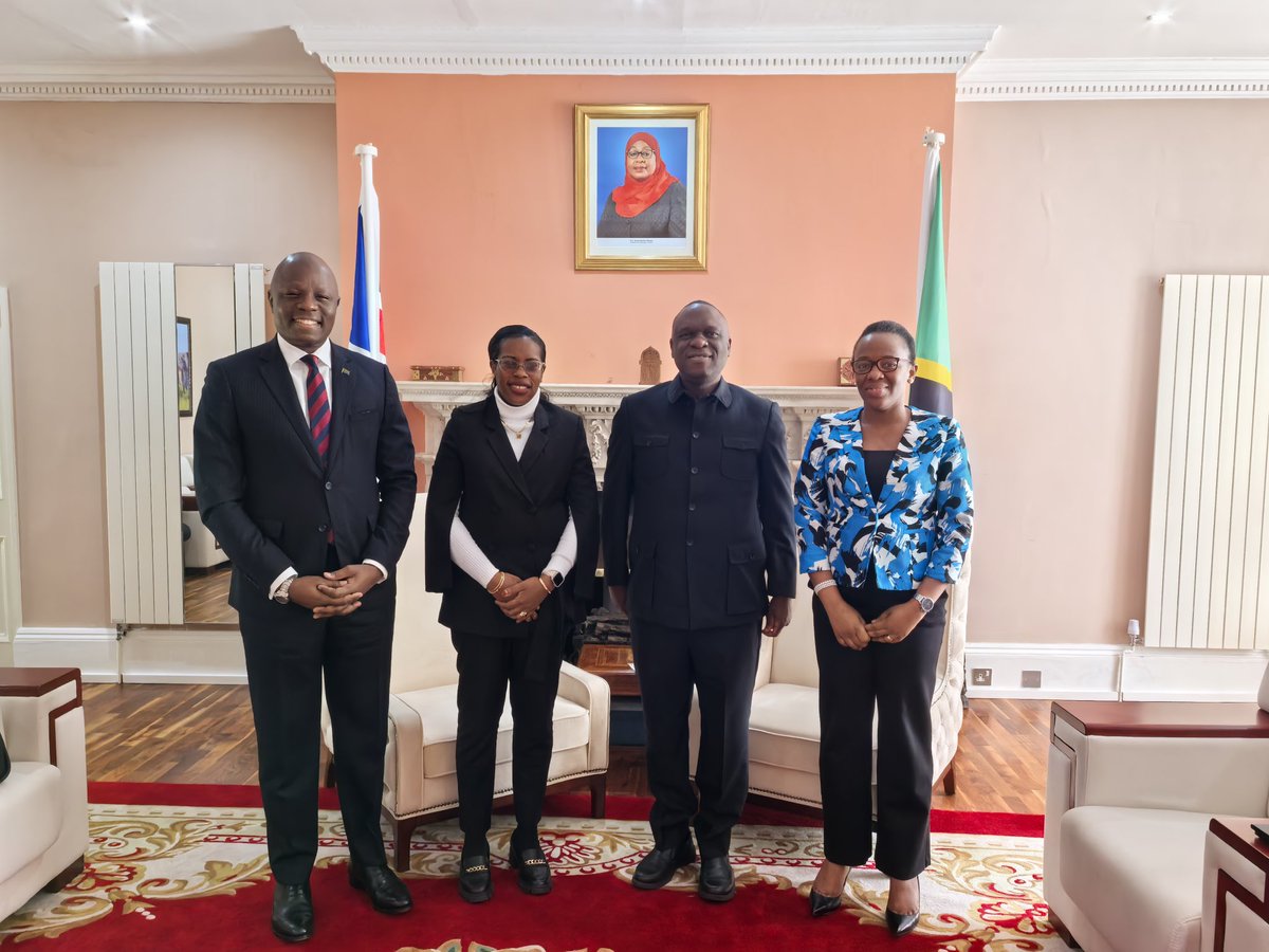 MbelwaK's tweet image. Ninamshukuru Mkuu wa Chuo cha Biashara @cbeofficial1965 Prof Edda Lwoga kwa kutembelea Ubalozini leo jijini London. Katika mazungumzo yetu tumekubaliana kukiunganisha Chuo cha CBE na taasisi za elimu ya juu nchini Uingereza na Ireland kwa ajili ya kuanzisha mahusiano katika…