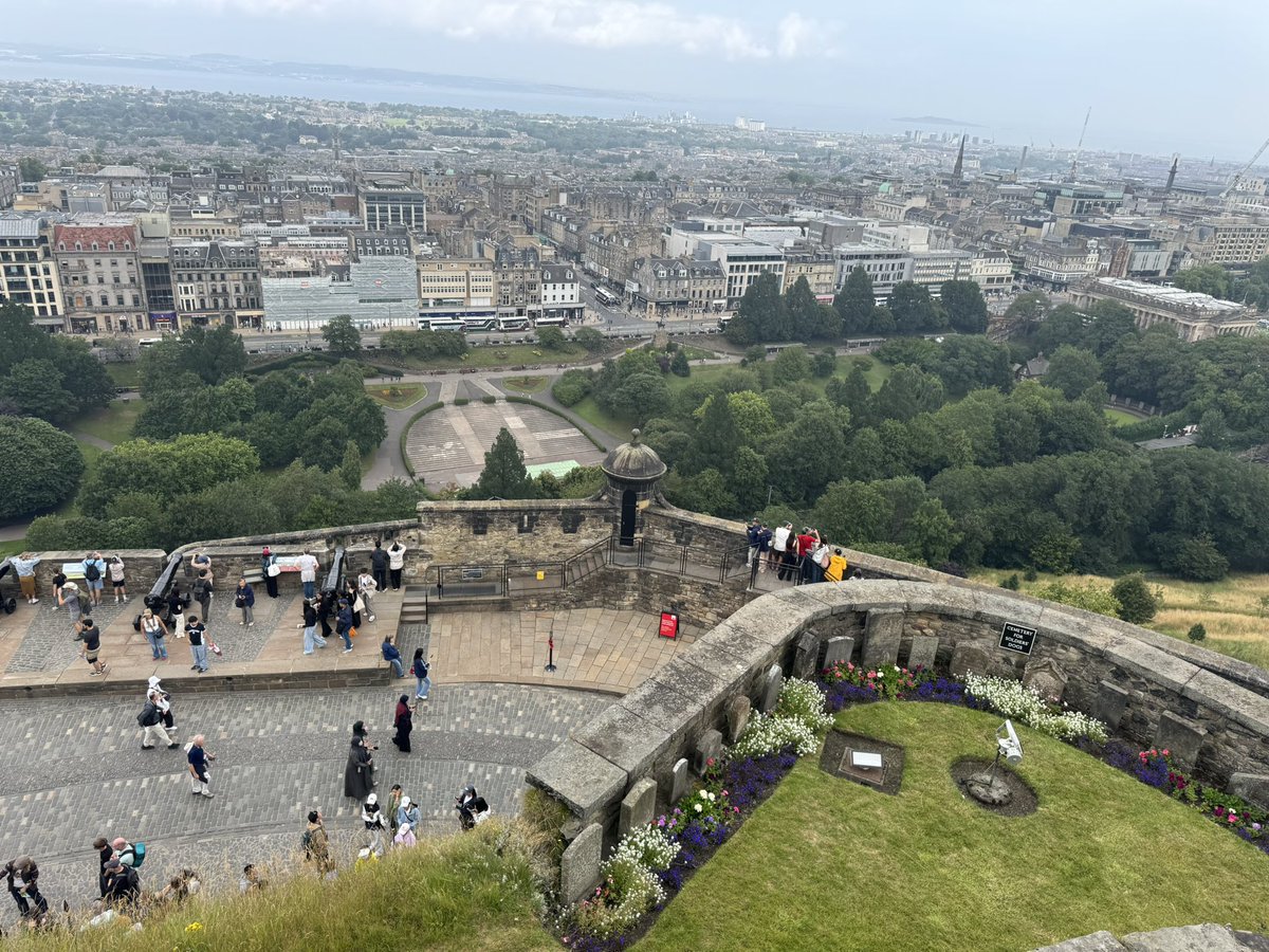 What a week it’s been 🏴󠁧󠁢󠁥󠁮󠁧󠁿 ➡️🏴󠁧󠁢󠁷󠁬󠁳󠁿 ➡️ 🏴󠁧󠁢󠁳󠁣󠁴󠁿

Couldn’t have asked for better weather and amazing company with some of my favorite people 🤍

From Oasis live in Manchester to deep inside Edinburgh Castle and all between…once again, you’ve outdone yourself, UK 😊

Can’t wait to be back! 🤍