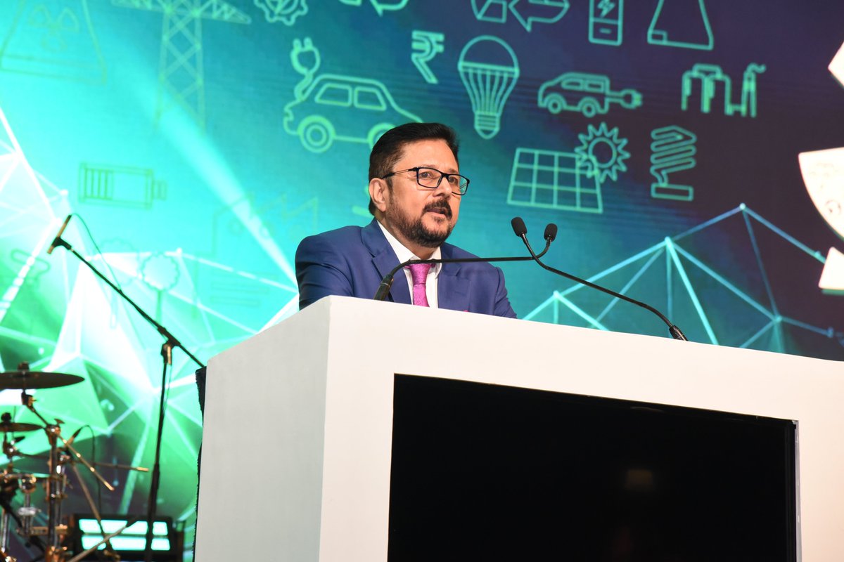 RECLindia's tweet image. What a glittering evening it has been as we celebrated the 56 years of remarkable journey for REC!
Concluding the ceremony, Sh. Harsh Baweja, on behalf of the entire REC family, expressed his heartfelt gratitude to Sh. Shripad Yesso Naik, Hon'ble Minister of State for Power &…