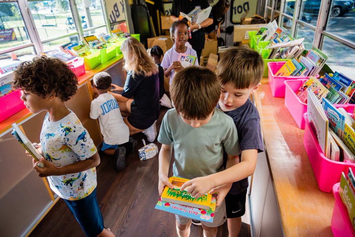 StPeteParksRec's tweet image. We caught the JWB Book Bus sharing the joy of reading at Childs Park & JW Cate Rec Centers. Campers of all ages were welcomed aboard to pick out 2 brand new books.
Thank you to the JWB Book Bus for helping to spark imagination and a lifelong love of reading this summer!