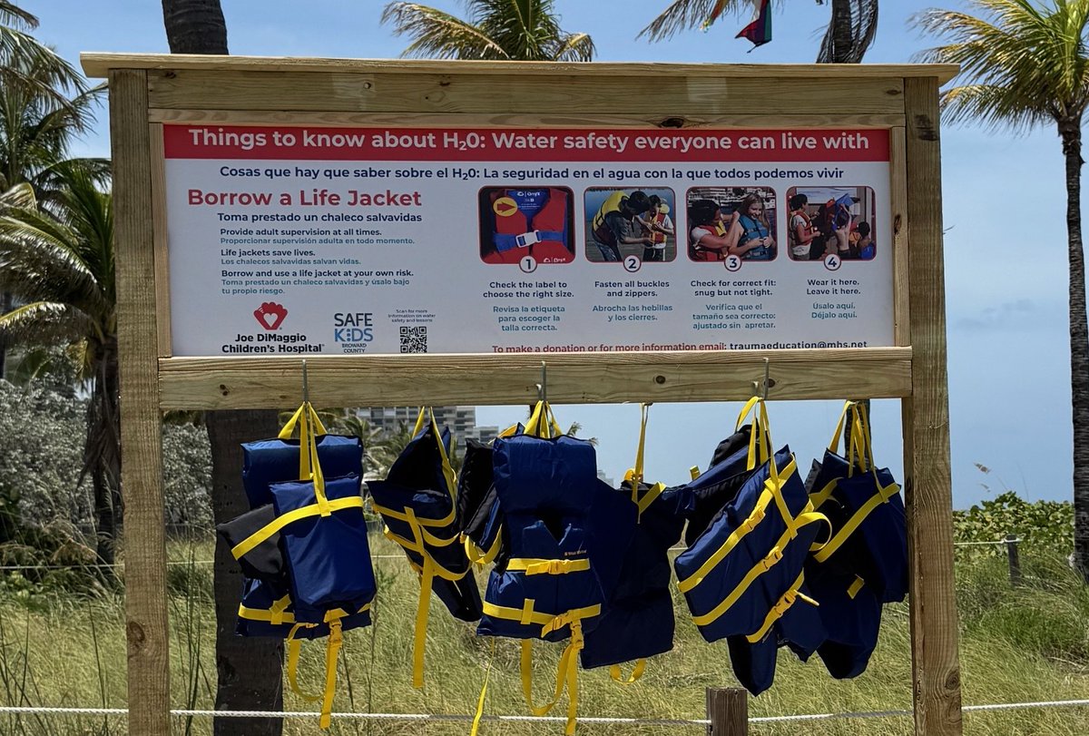 JDCHospital's tweet image. Broward leads Florida in pediatric drownings. On World Drowning Prevention Day, let's take action.
@safekids Broward, led by us & @mhshospital, teamed up with Eagle Scouts + @HealthyFla to build free Life Jacket Loaner Stands across Broward.
🔗🔗: jdch.com/blog/2021/06/h…