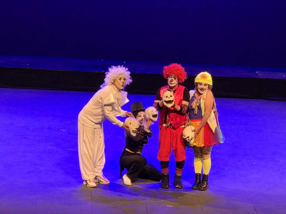 Marco A. Bravo Bedolla (@mbravobedolla) on Twitter photo Tuve el gusto de acudir a la presentacion de <a href="/Tepito_Arte_Aca/">Tepito Arte Acá</a> en el Teatro de la Ciudad con motivo de su 45 aniversario.
Mi reconocimiento a sus más de 4 décadas siendo un moviento cultural y artístico del barrio de #Tepito
¡Larga vida al arte, Pinchumil funciones más! Tuve el gusto de acudir a la presentacion de <a href="/Tepito_Arte_Aca/">Tepito Arte Acá</a> en el Teatro de la Ciudad con motivo de su 45 aniversario.
Mi reconocimiento a sus más de 4 décadas siendo un moviento cultural y artístico del barrio de #Tepito
¡Larga vida al arte, Pinchumil funciones más!