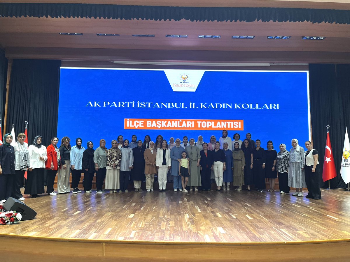 AK Kadın İstanbul (@akkadinistanbul) on Twitter photo Başkanımız <a href="/salihademirer/">Saliha DEMİRER</a> başkanlığında İlçe Başkanlarımızla verimli bir toplantı gerçekleştirdik. Sahadaki çalışmalarımızı değerlendirdik, yeni dönem hedeflerimizi belirledik.
Toplantımızın ardından, sosyal medyada daha etkin olmak adına bilgilendirici bir sunumla dijital Başkanımız <a href="/salihademirer/">Saliha DEMİRER</a> başkanlığında İlçe Başkanlarımızla verimli bir toplantı gerçekleştirdik. Sahadaki çalışmalarımızı değerlendirdik, yeni dönem hedeflerimizi belirledik.
Toplantımızın ardından, sosyal medyada daha etkin olmak adına bilgilendirici bir sunumla dijital