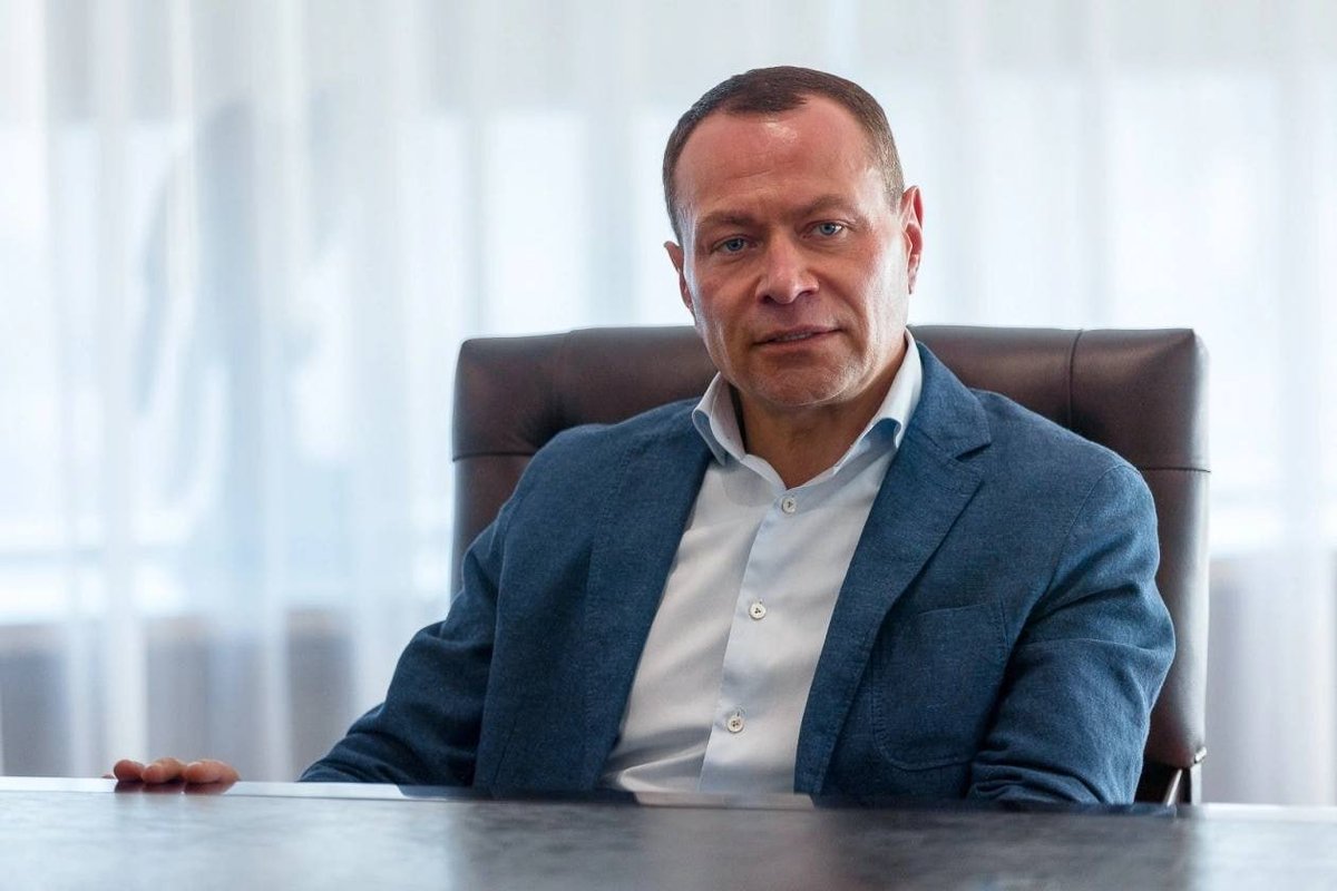 🔥У бывшего мэра Владивостока Владимира Николаева  изъяли 821 (!) объект недвижимости общей стоимостью в ₽14,8 млрд — по документам почти все имущество принадлежало его матери.
Он был мэром Владивостока с 2004 по 2008 год.

Как можно столько наворовать всего за 4 года?!🤦‍♂️