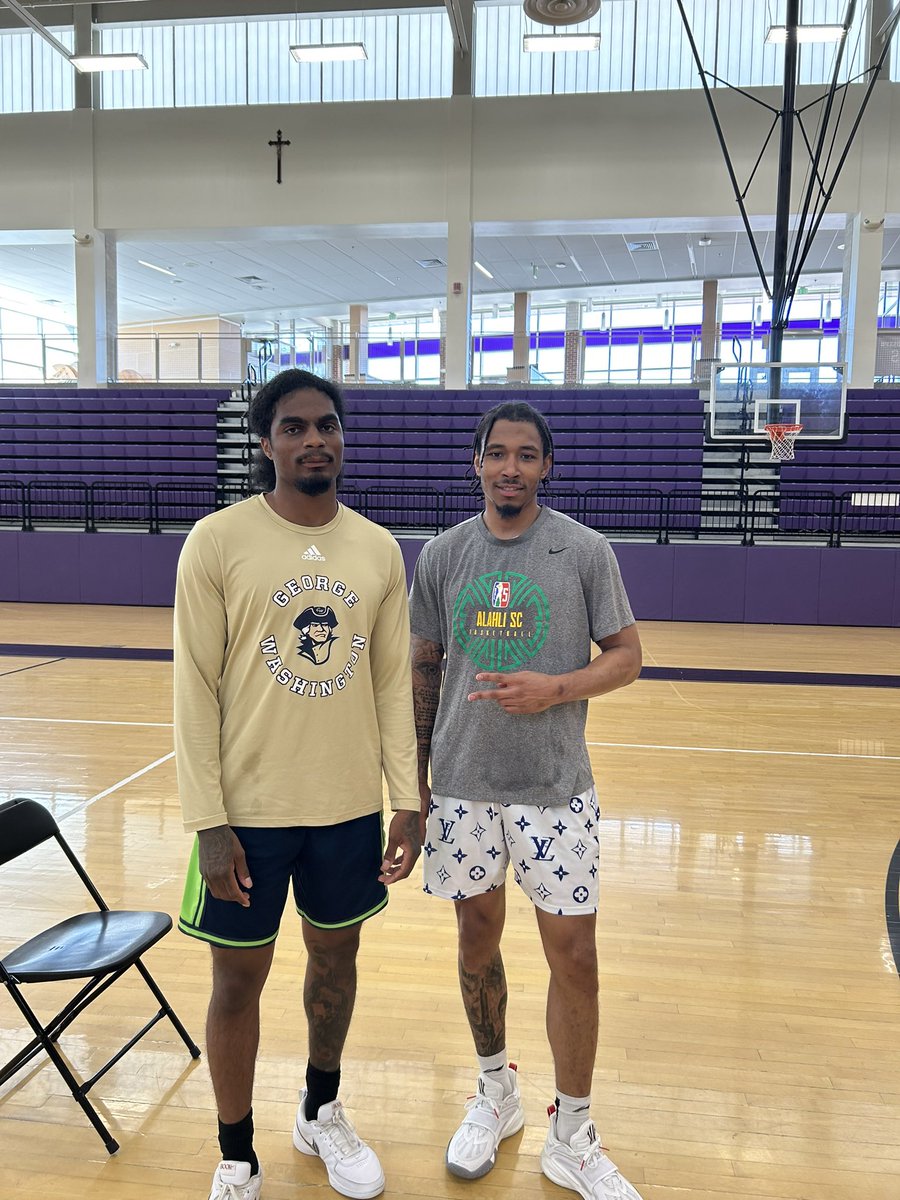 MSJ_Basketball's tweet image. Msj basketball has a tradition of great guards .
James bishop and Jaylen Adams certainly 2 of the best to ever play at @MSJGaels
Both currently playing professional basketball overseas !!!!! 🌎 🏀
#Theprogram