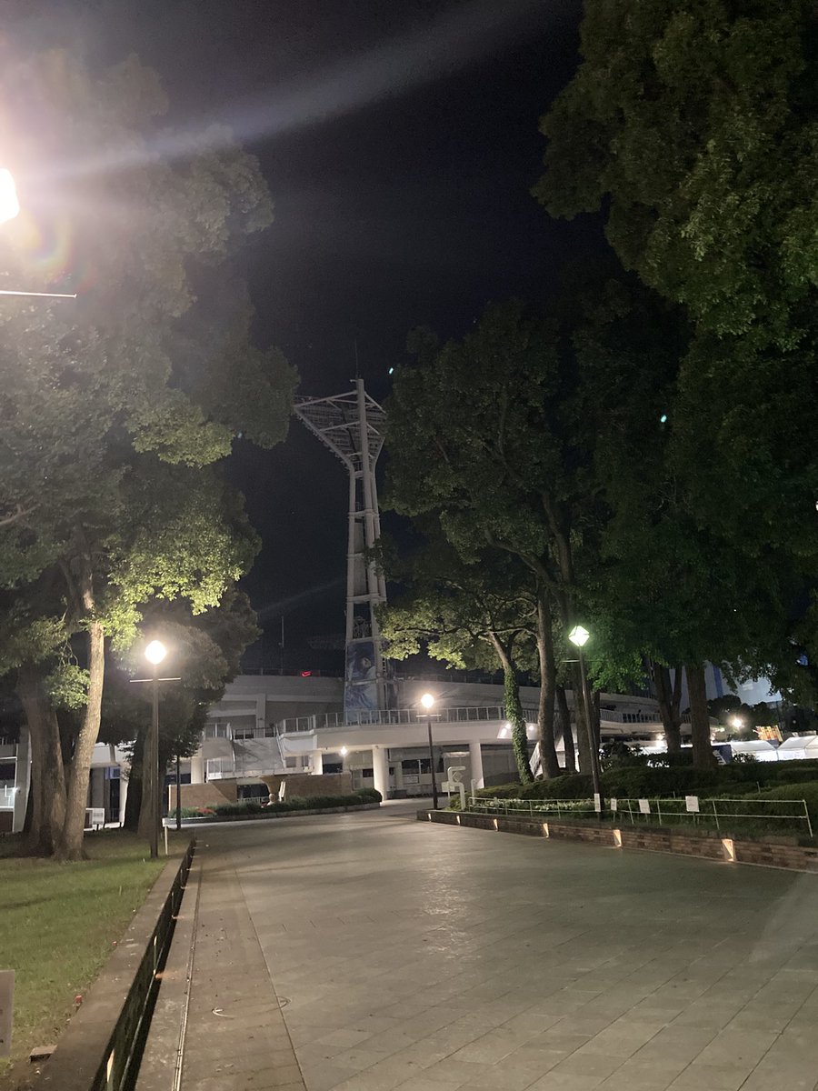 cmyk141's tweet image. 今年の夏も館内駅にミスグリーンアップルの大判広告が掲示されている。
またハマスタでライブをやるのだろうか？