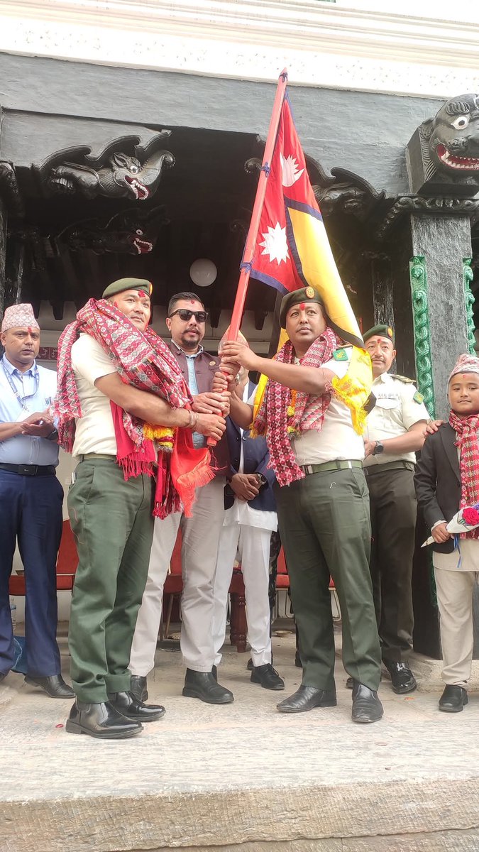 Himalayabiraj's tweet image. आज हनुमानढोका दरबारमा श्री शार्दुल जङ्ग गुल्म तथा दरबार हेरचाह अड्डाको समन्वयमा “स्वागत तथा फेरी भेटौंला कार्यक्रम” सम्पन्न।
निवर्तमान गुल्मपति सेनानी अनिल श्रेष्ठज्यूप्रति आभार,नवगुल्मपति सेनानी सुमित राज मल्लज्यूलाइ शुभकामना।
नेपालको जय होस्!🇳🇵
जय तलेजु भवानी ✊
@NepaliArmyHQ