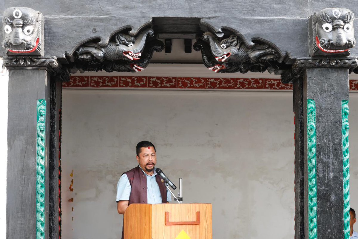 Himalayabiraj's tweet image. आज हनुमानढोका दरबारमा श्री शार्दुल जङ्ग गुल्म तथा दरबार हेरचाह अड्डाको समन्वयमा “स्वागत तथा फेरी भेटौंला कार्यक्रम” सम्पन्न।
निवर्तमान गुल्मपति सेनानी अनिल श्रेष्ठज्यूप्रति आभार,नवगुल्मपति सेनानी सुमित राज मल्लज्यूलाइ शुभकामना।
नेपालको जय होस्!🇳🇵
जय तलेजु भवानी ✊
@NepaliArmyHQ