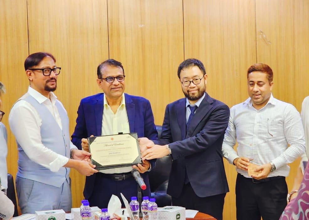 দেশসেরা সিটি কর্পোরেশনের স্বীকৃতি গ্রহণ করলেন চসিক মেয়র ডা. শাহাদাত হোসেন