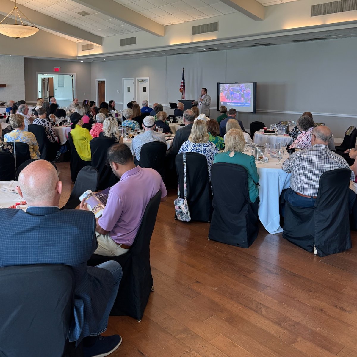 AFPLouisiana's tweet image. 📍Our Coalitions Director @JavinFulson stopped by the Republican Women of Southwest Louisiana lunch yesterday—always connecting with the local leaders and change-makers who are driving Louisiana forward.
#GrassrootsPower #LouisianaLeads