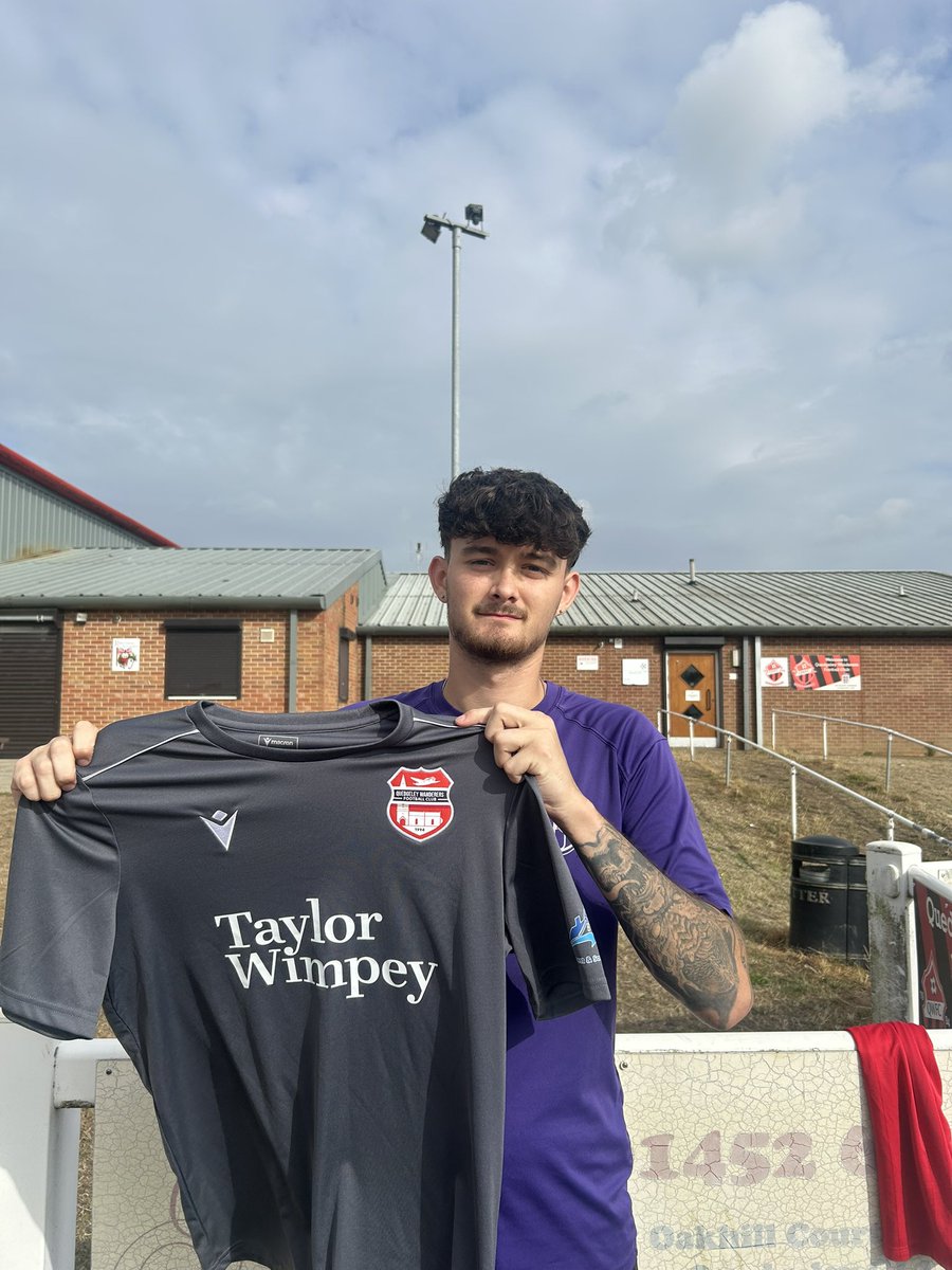 Kieran Derbyshire becomes our #1 for the 25/26 season 🔥 

Previously at the club as a 16 year old he has since played for Longlevens, Tuffley and Ledbury. He will be a big presence in the goal and a good character within the changing room. 

Kieran is available for sponsor 🔴⚫️