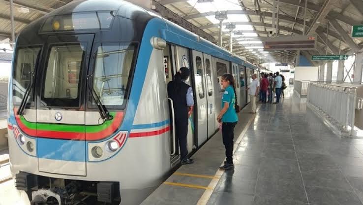 APInfraStory's tweet image. Tenders Invited For Vizag Metro Project
No DPR
No Approvals
No Land Acquisition
No Clarity On Funding
But Andhra Pradesh Govt Invited Tenders For Vizag Metro Project
#AndhraPradesh #VizagMetro #APInfraStory