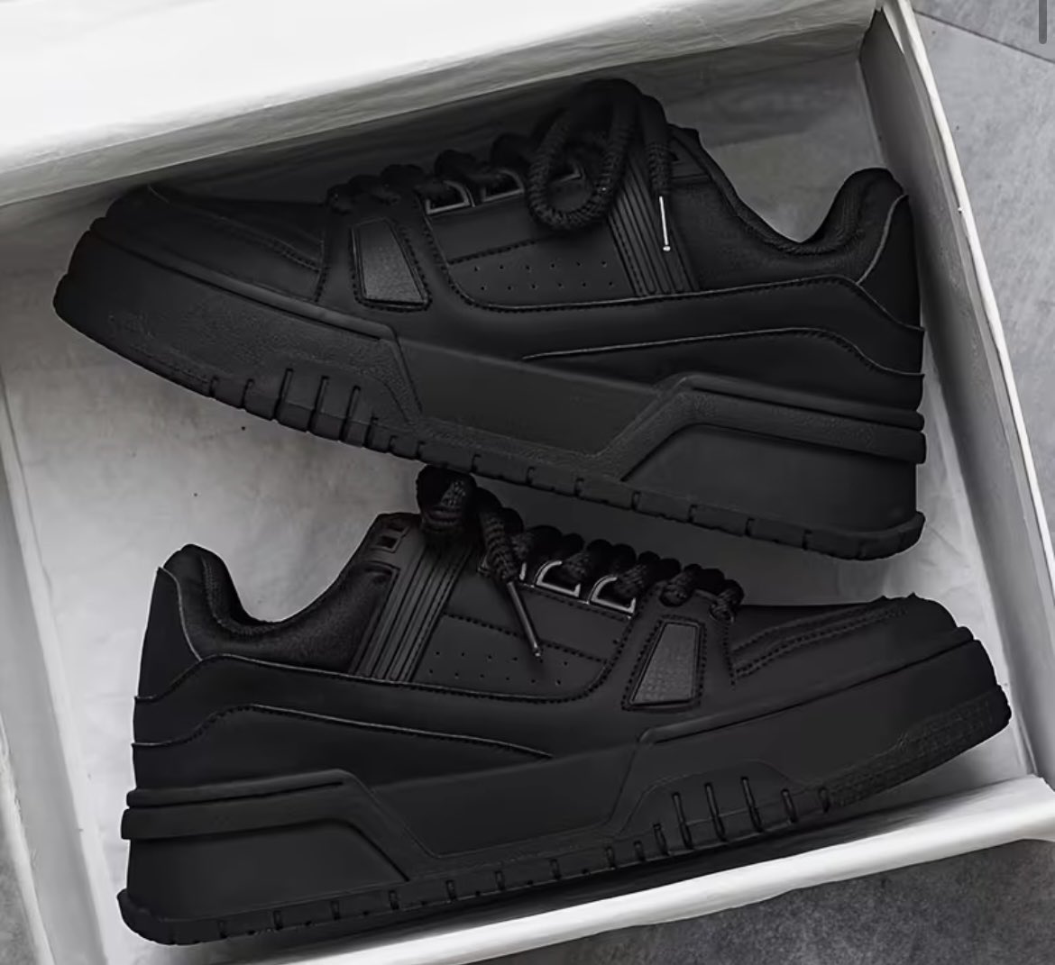 mosleee_s's tweet image. I have these Shoes for sale👇
First frame: Size 41. N30k
Second frame: Size 42 and 43. N25k each
Third frame: Size 43. N23k
Fourth frame: Size 42. N25k
Location: NO20 Umar faruq plaza pz zaria LGA