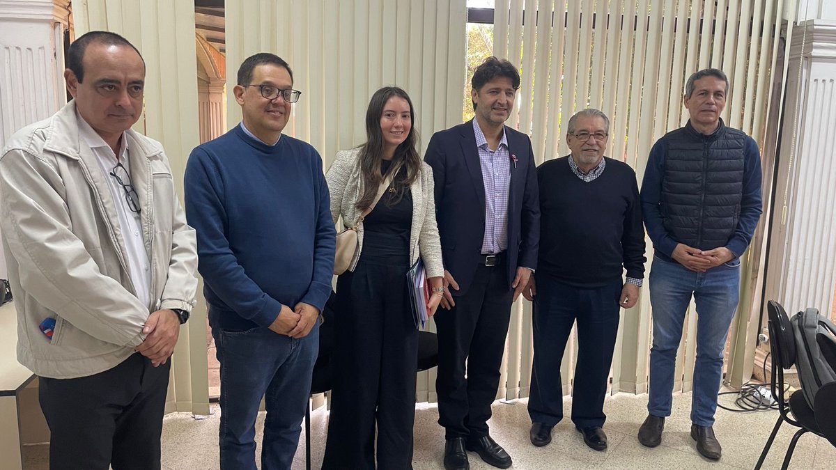 📍 Visita destacada en el CIRD
Recibimos al Embajador de Israel 🇮🇱, Sr. Amit Mekel, quien conoció nuestros programas y compartió ideas sobre futuras colaboraciones.
🤝 ¡Seguimos construyendo alianzas para el desarrollo!
#CIRD #CooperaciónInternacional #DesarrolloSostenible