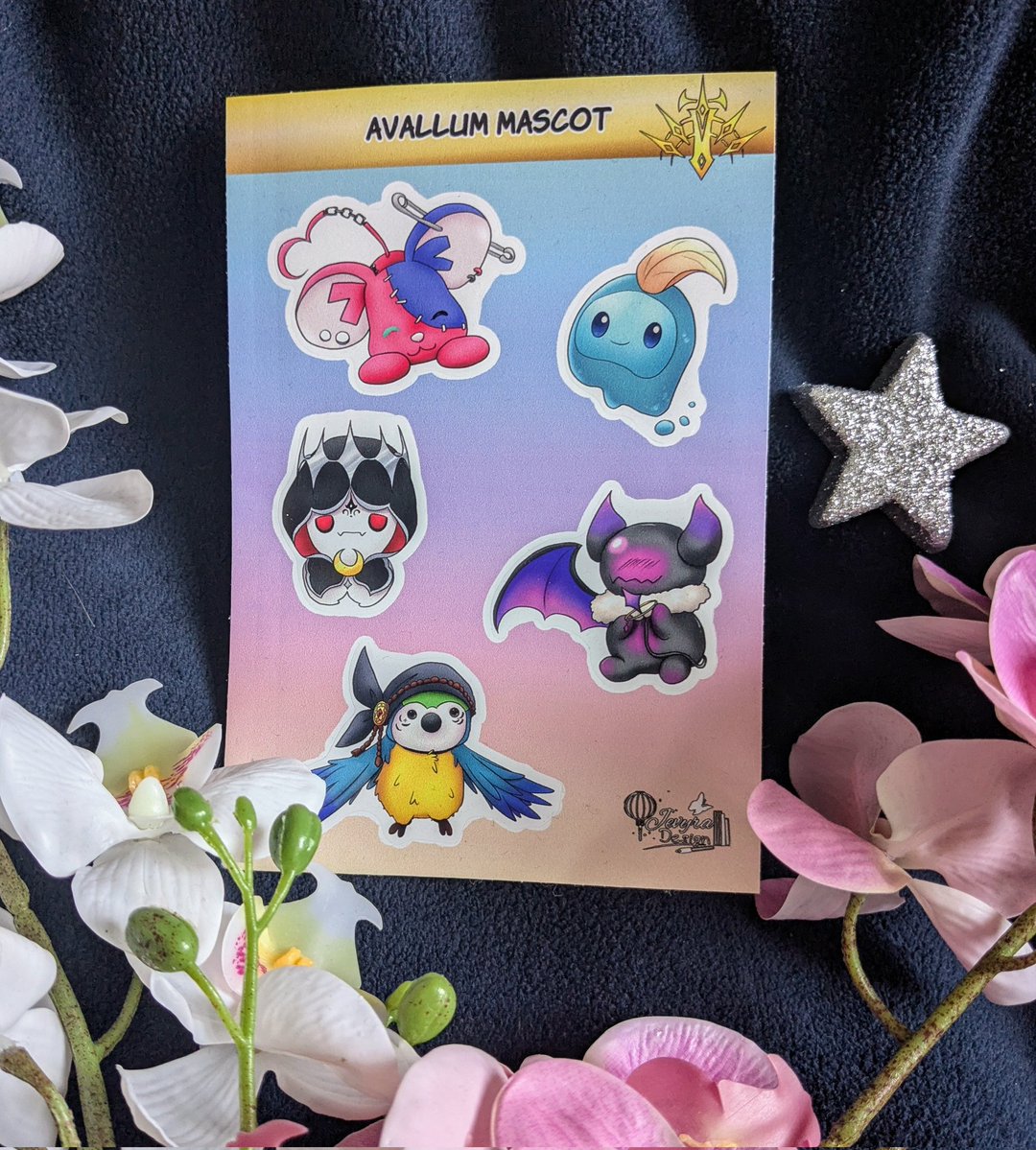 Jevyra_Design's tweet image. #Avallum Mascots Stickersheet ☺️ IT was fun to Draw all the cute Mascots, I think I will also Draw one with the Boys 🤔

#dewdrop #roscal #lunarist #pipsqueak #netherling