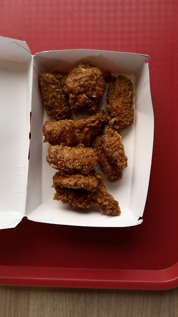 SourceGarland's tweet image. Late evening snack, and my favorite ofcourse🤭
#KFCMapleChipotle #ItsFingerLickinGood