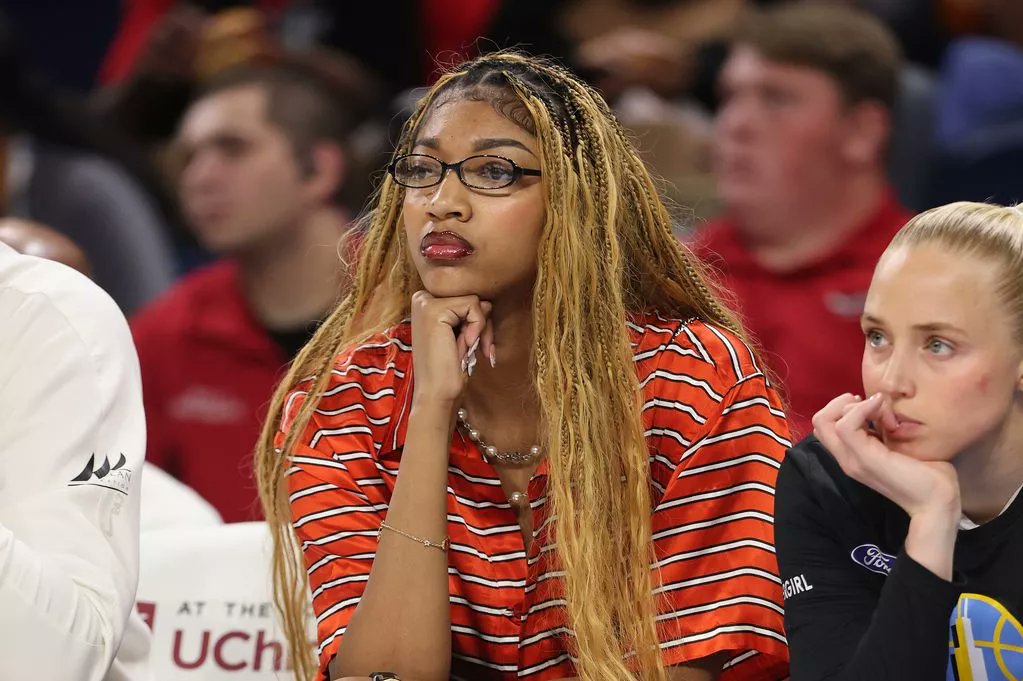 MirrorUSSports's tweet image. Chicago Sky star laments 'gross' performance in ugly defeat without Angel Reese 🗣️
themirror.com/sport/basketba…