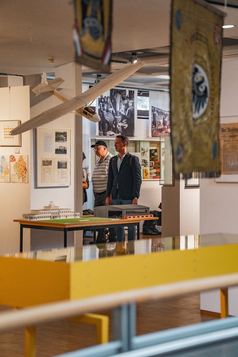 MatthiasMdb's tweet image. Heute besuchten wir das Oberschlesische Landesmuseum in Ratingen. Während fremde Kulturen mit üppigen Steuergeldern bedacht werden, schließt dieses wundervolle Museum Ende des Jahres. BKM Weimer und MP Wüst interessieren sich nicht für den Erhalt dieses Ortes. Wir schon!