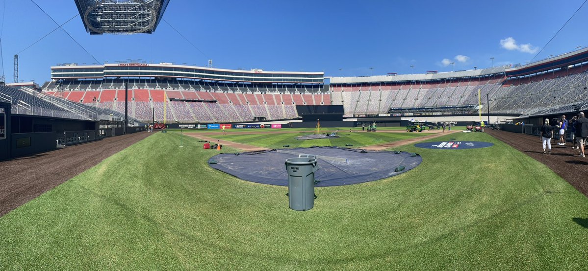 SportsHeather's tweet image. Is this heaven? No, It’s Baseball, Baby! @ItsBristolBaby