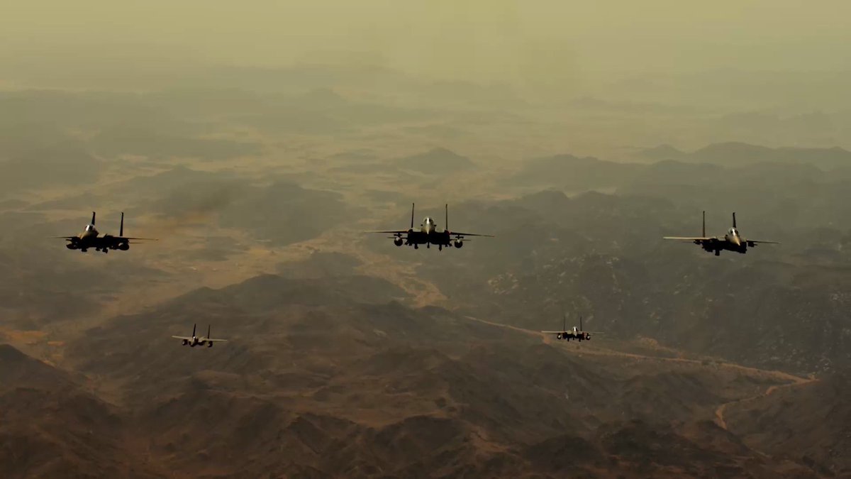 MadeinSaudi's tweet image. الهيئة العامة لترفية @GEA_SA صرحت عن تعاون سينمائي ضخم مع وزارة الدفاع @modgovksa لإنتاج فيلم عالمي يجسّد بطولات القوات المسلحة السعودية:
• كتابة روبرت رودات مؤلف Saving Private Ryan
• إنتاج الفيلم في الرياض ضمن مشاريع كبرى
• يسلط الضوء على تاريخ المملكة عالميًا 🎥🇸🇦
