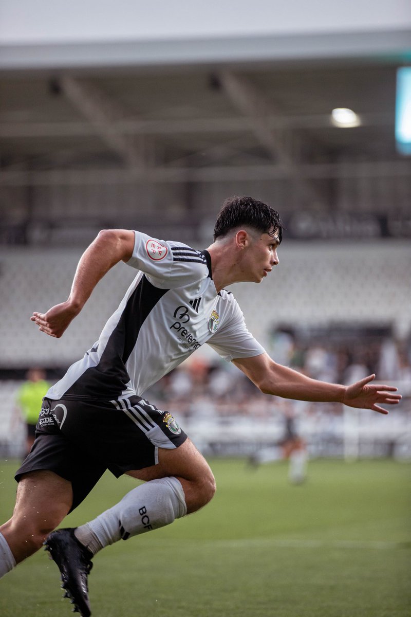 Qué orgullo haber formado parte de este club. 🤍🖤
Quiero agradecer de corazón a mis compañeros y al cuerpo técnico por acompañarme durante estos años tan especiales.
Me llevo recuerdos, aprendizajes y personas que guardaré siempre conmigo.
Gracias por todo. ❤️