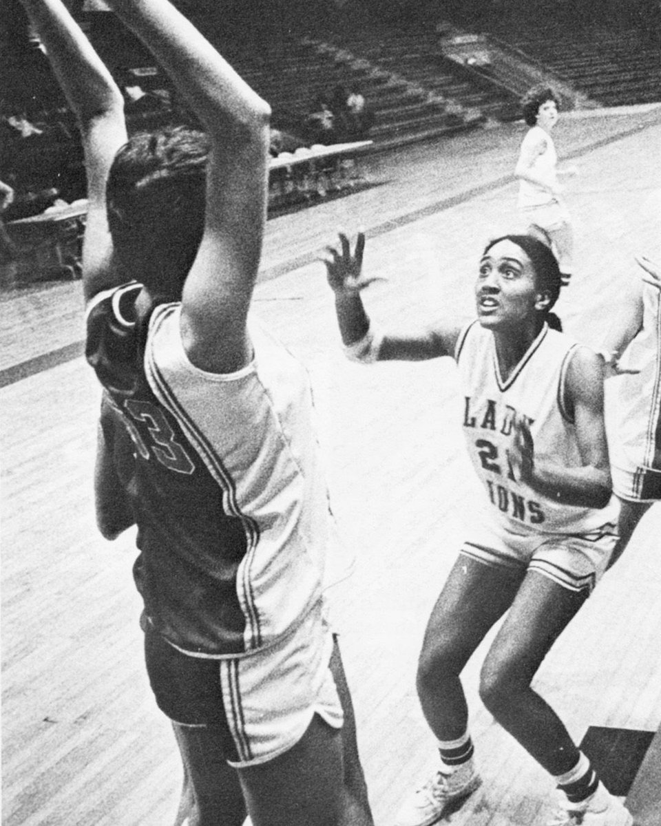 oursoutheastern's tweet image. #FlashbackFriday Lion Athletics edition 🦁🏀🏈⚾️