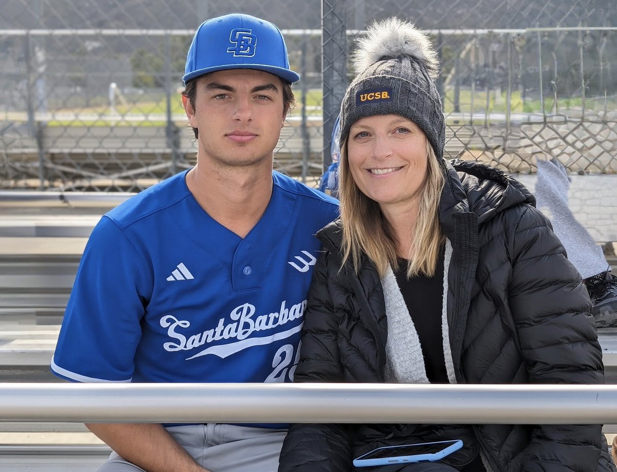 SamBlum3's tweet image. One month before being picked No. 2 overall, Tyler Bremner lost his mother.
She battled a terminal cancer diagnosis. "Her dream" was to see Tyler drafted.
I spoke with Tyler about Jen Bremner. Who she was, what she meant & the pain of her loss.
Read: nytimes.com/athletic/65136…
