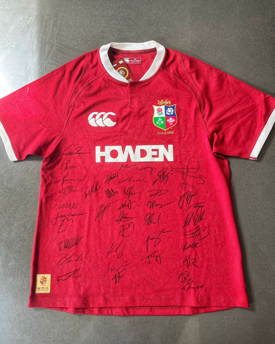 RestartRugby's tweet image. Silent Auction Now Live!
Own a piece of Lions history with this Signed British & Irish Lions Shirt 2025’ Tour to Australia, presented in a Lions Rugby Club Pack box.
Bid now! 👇
🔗 superstars-auctions.com/restartrugbyli…
#lionstour2025 #ForOurPlayers
