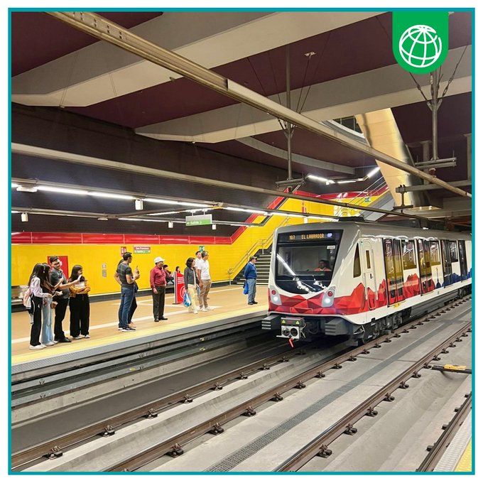 Boris Weber (@borisweber) on Twitter photo 🚇 La planificación urbana y el transporte inteligente tienen el poder de transformar ciudades y mejorar vidas.
En #Quito, el <a href="/MetrodeQuito/">Metro de Quito</a> marca un salto histórico en movilidad urbana, conectando mejor a la ciudad y generando nuevas oportunidades para todas y todos. 🚇 La planificación urbana y el transporte inteligente tienen el poder de transformar ciudades y mejorar vidas.
En #Quito, el <a href="/MetrodeQuito/">Metro de Quito</a> marca un salto histórico en movilidad urbana, conectando mejor a la ciudad y generando nuevas oportunidades para todas y todos.