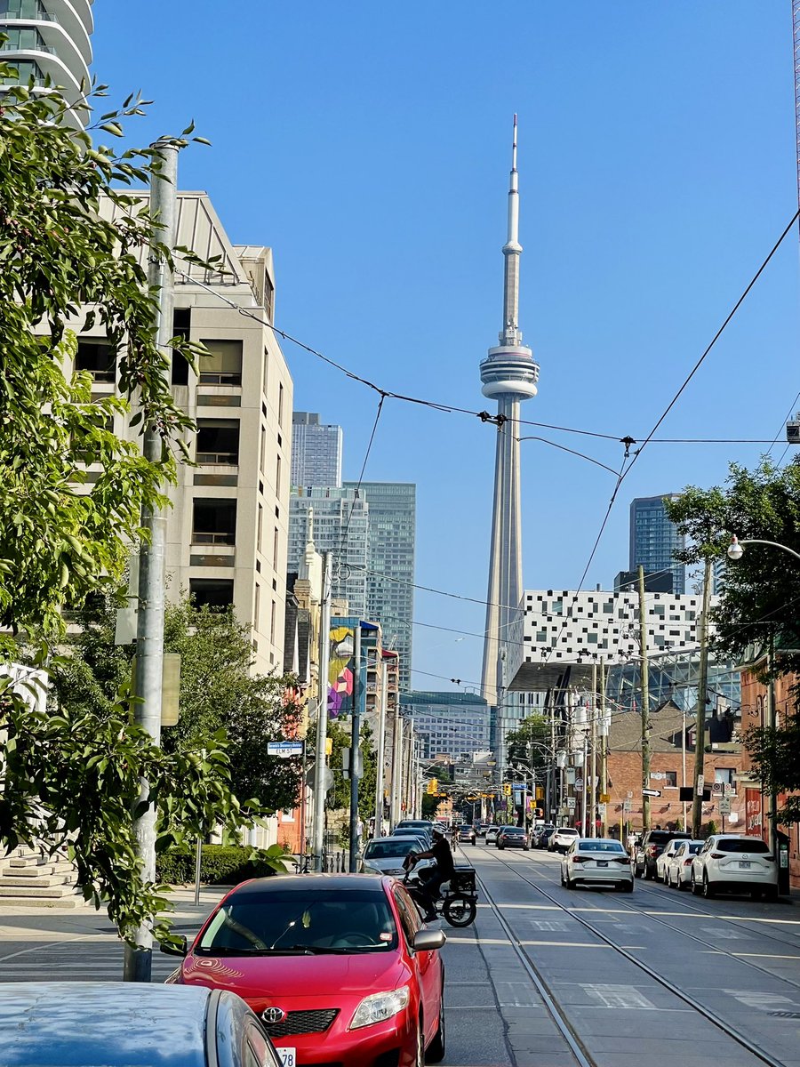 Yang_The_Bong's tweet photo. In Toronto for COMPASS’25!  @acmcompass 

Great first day with keynote session, paper presentations and much networking. Tonnes of excellent work on AI for sustainability, civic engagement and participatory design. 

Looking forward to Day 2. 

#compass2025 #computinginplace https://t.co/D1cDb48yPR