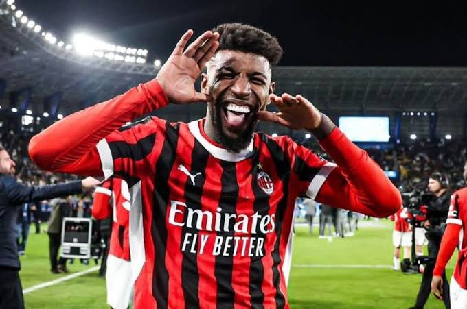zonadoflamengo0's tweet image. 🚨 Apresentação à torcida marcada!
Os novos reforços do Mais Querido serão apresentados à torcida neste domingo, antes do jogo contra o Atlético-MG, no Maracanã.
Emerson tem chegada prevista ao Rio de Janeiro neste sábado.
📰 @bellexcosta
📸 Gilvan de Souza CRF / O Globo