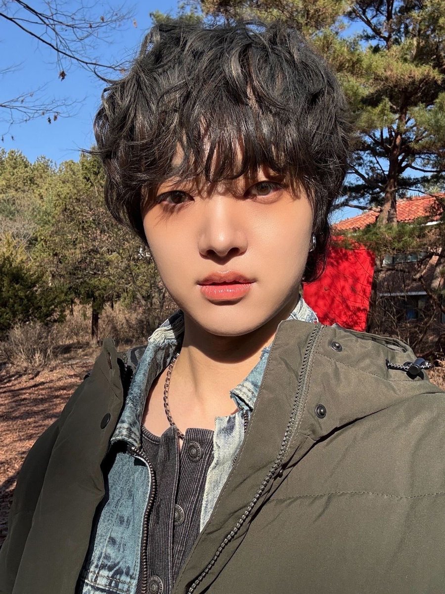 dollytopia's tweet image. we could blow this off and go on a date… (and i’ll pay ig) 

#LunéSelcaDay #LunéJidoriDay #andTEAM_EJ