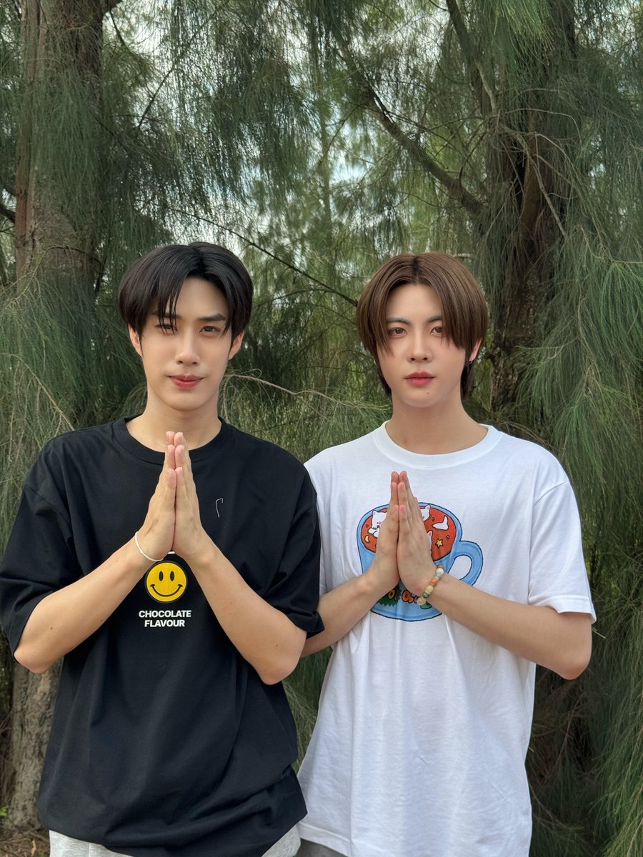 KhemjiraSeries's tweet image. เขมจิราต้องรอด Khemjira The Series 🕯
คืนนี้ Q56 เลิกกองแล้วจ้ะ ขอบคุณพี่ ๆ น้อง ๆ ทุกคนที่ส่งกำลังใจให้นักแสดง และทีมงานในวันนี้ด้วยนะจ๊ะ พี่น้องลูกแอดขอตัวไปส่งทุกคนเข้านอนก่อนจ้ะ 🙏🏻
พี่ลูกแอดฝากทุกคนติดตามสถานการณ์ และส่งกำลังใจให้ทุกฝ่ายด้วยนะจ๊ะ 🥺
Khemjira The Series…