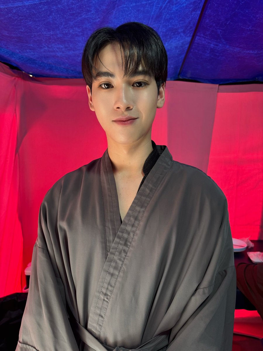 KhemjiraSeries's tweet image. เขมจิราต้องรอด Khemjira The Series 🕯
คืนนี้ Q56 เลิกกองแล้วจ้ะ ขอบคุณพี่ ๆ น้อง ๆ ทุกคนที่ส่งกำลังใจให้นักแสดง และทีมงานในวันนี้ด้วยนะจ๊ะ พี่น้องลูกแอดขอตัวไปส่งทุกคนเข้านอนก่อนจ้ะ 🙏🏻
พี่ลูกแอดฝากทุกคนติดตามสถานการณ์ และส่งกำลังใจให้ทุกฝ่ายด้วยนะจ๊ะ 🥺
Khemjira The Series…